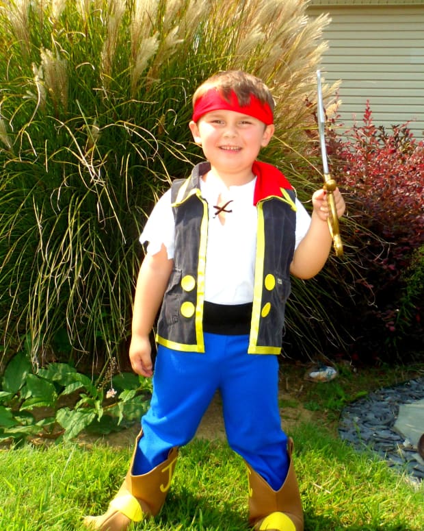 how-to-make-a-jake-and-the-never-land-pirates-costume