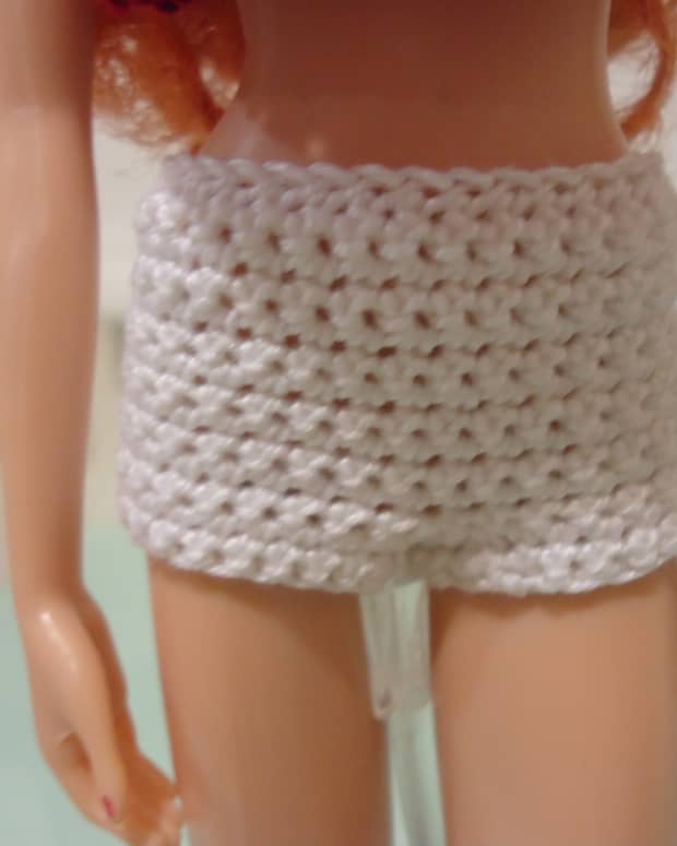 Barbie Basic Leggings (Free Crochet Pattern) - FeltMagnet