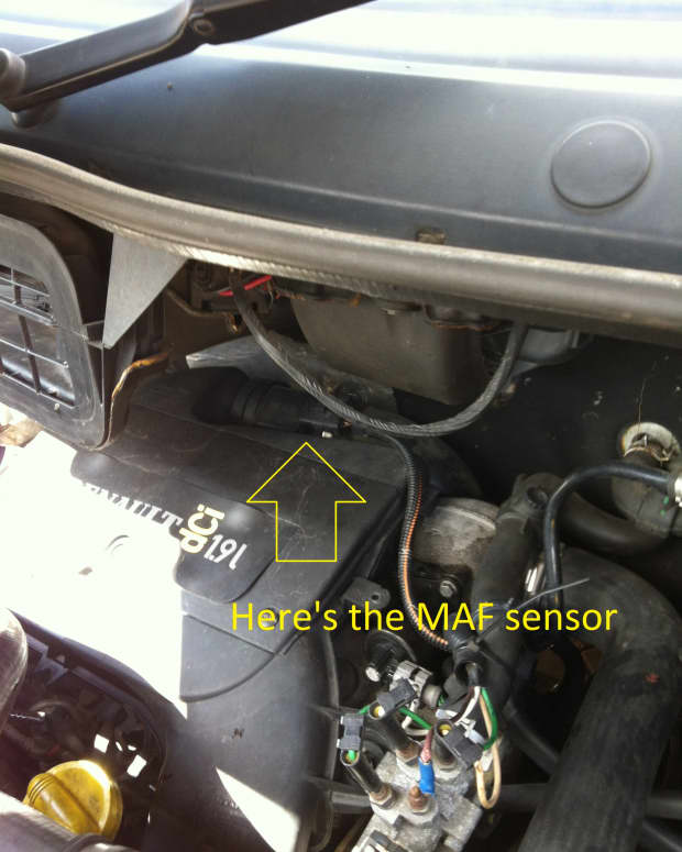 how-to-change-the-mass-airflow-sensor-maf-on-a-trafic-vivaro-primastar-van