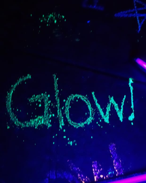 how-to-make-glow-in-the-dark-chalk