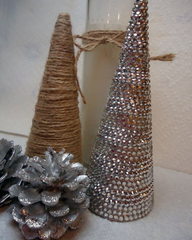 diy-holiday-home-decor-sparkly-rhinestone-covered-christmas-tree-cone