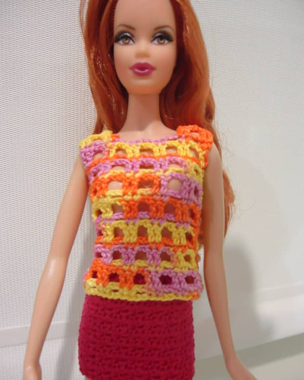 barbie-lace-casual-top-and-mini-skirt-free-crochet-pattern
