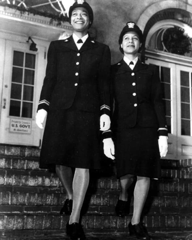first-black-female-naval-officers-frances-wills-harriet-pickens