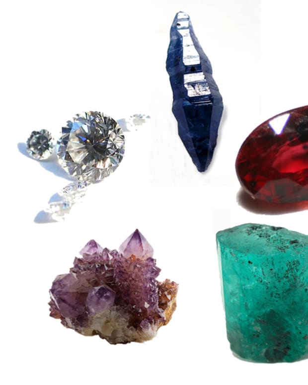 Alexandrites: Gemstones That Magically Change Color - Bellatory