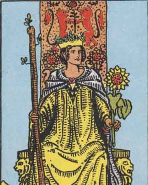 tarot-court-cards-the-queen-of-wands