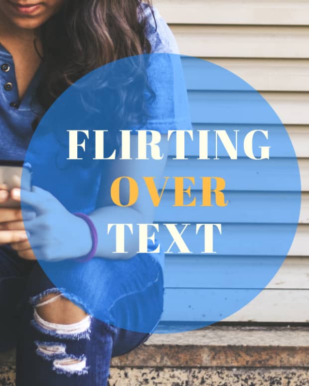 how-to-flirt-with-a-guy-over-text-messages-flirting-with-him-by-text-message