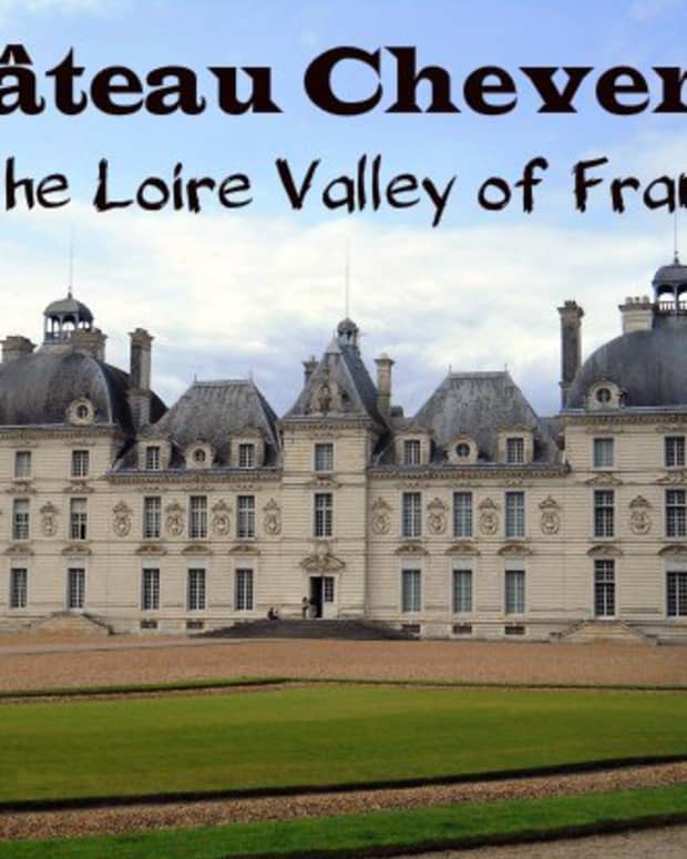 chateau-cheverny-in-the-loire-valley-of-france