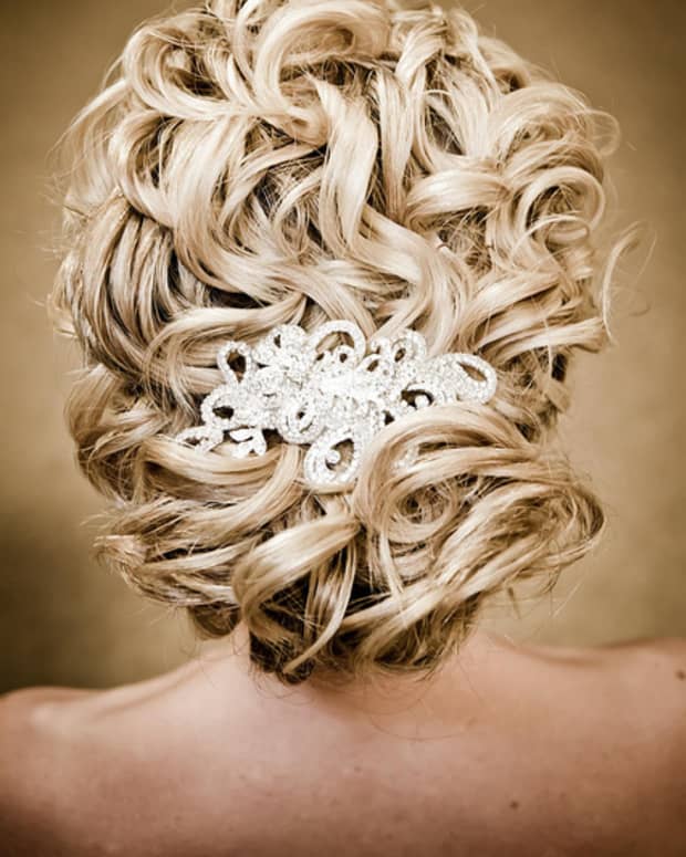 wedding-hair-stylists-what-they-offer-and-what-they-cost