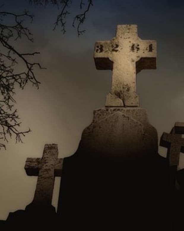 when-the-shadows-darken-haunted-cemeteries