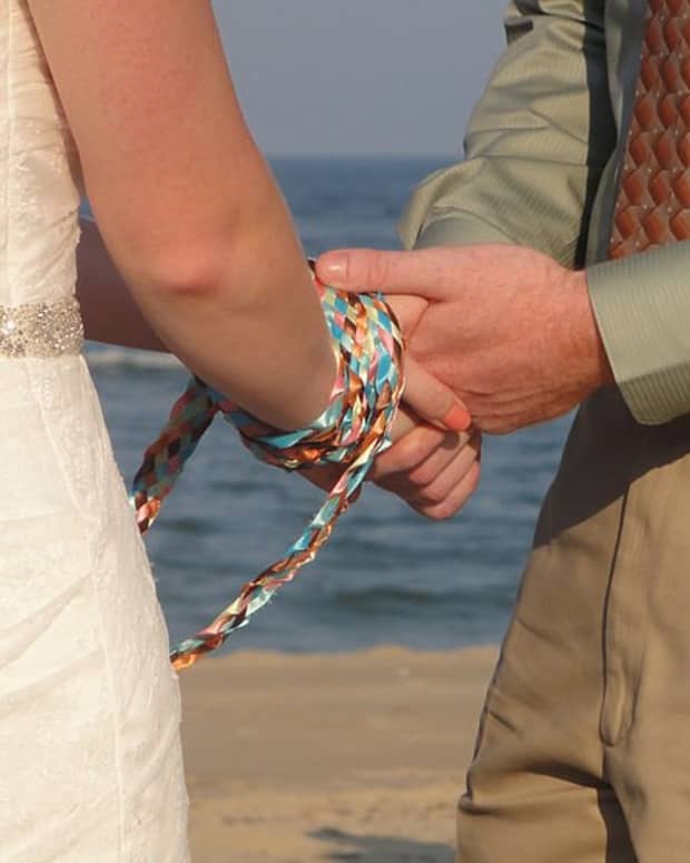 handfasting-a-wiccan-wedding-ceremony