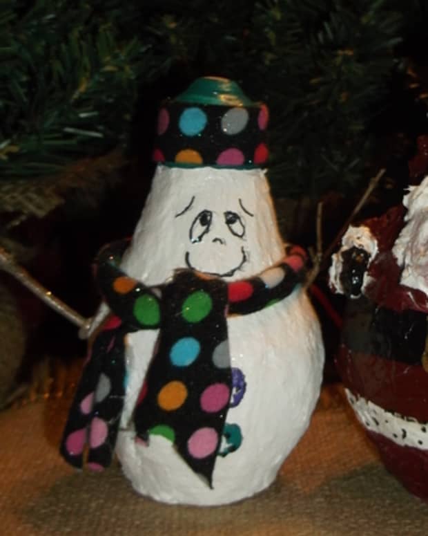 paper-mache-clay-light-bulb-snowman-and-santa