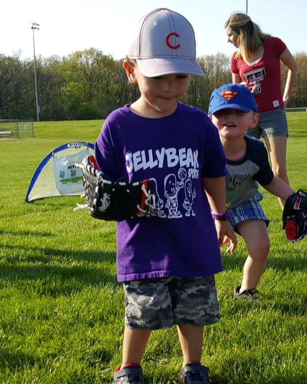 how-to-teach-young-children-how-to-field-a-baseball