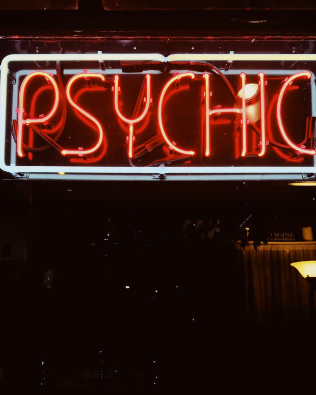 can-you-sue-a-psychic-the-history-of-psychic-lawsuits