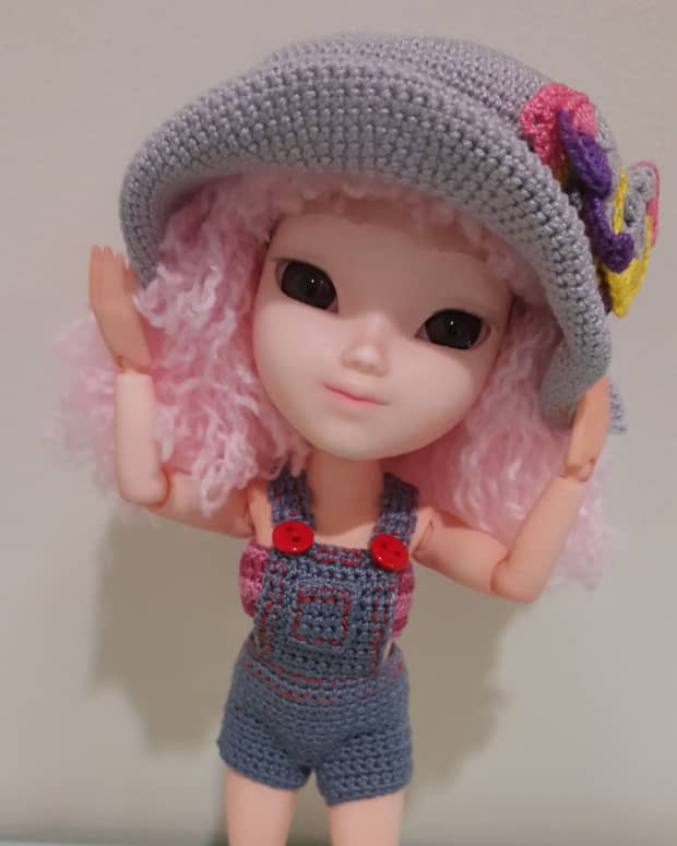 how-to-make-doll-overalls-free-crochet-pattern