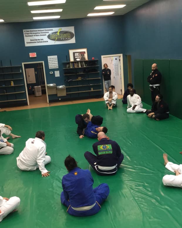 Posture in the Closed Guard - The Combat Base Club