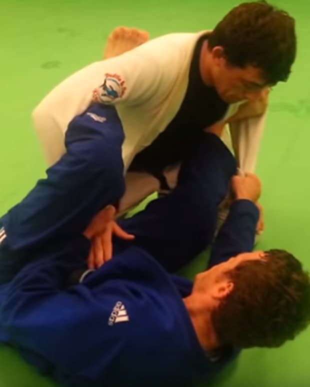 lasso-guard-bjj-tutorial-setting-up-triangles-and-omoplatas