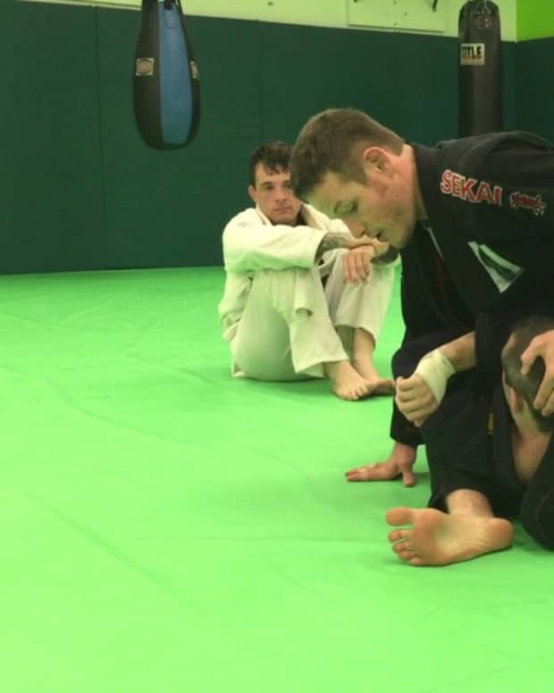 How to Transition From Reverse Armbar to SMount (BJJ Tutorial