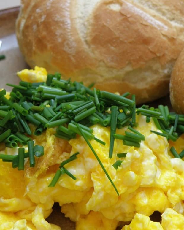 secret-to-light-and-fluffy-scrambled-eggs