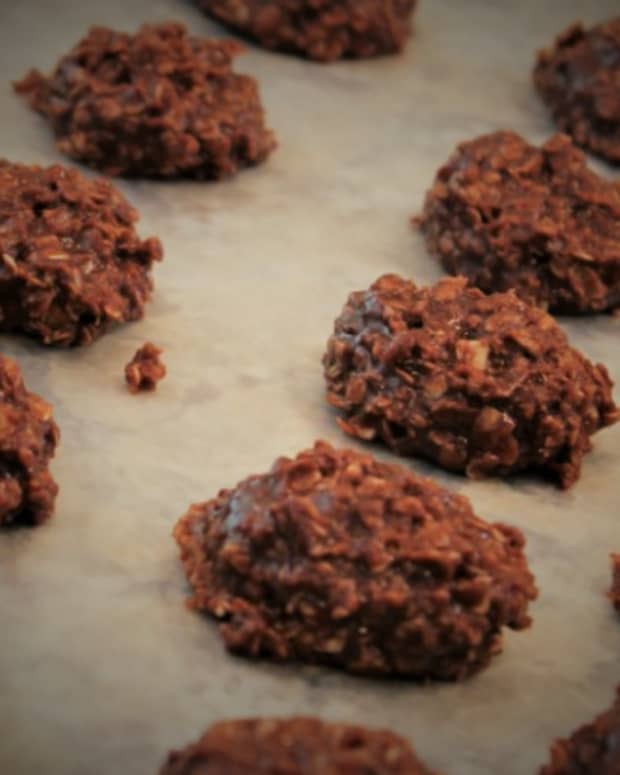 Recipe: No-Bake Chocolate Oatmeal Cookies - Delishably