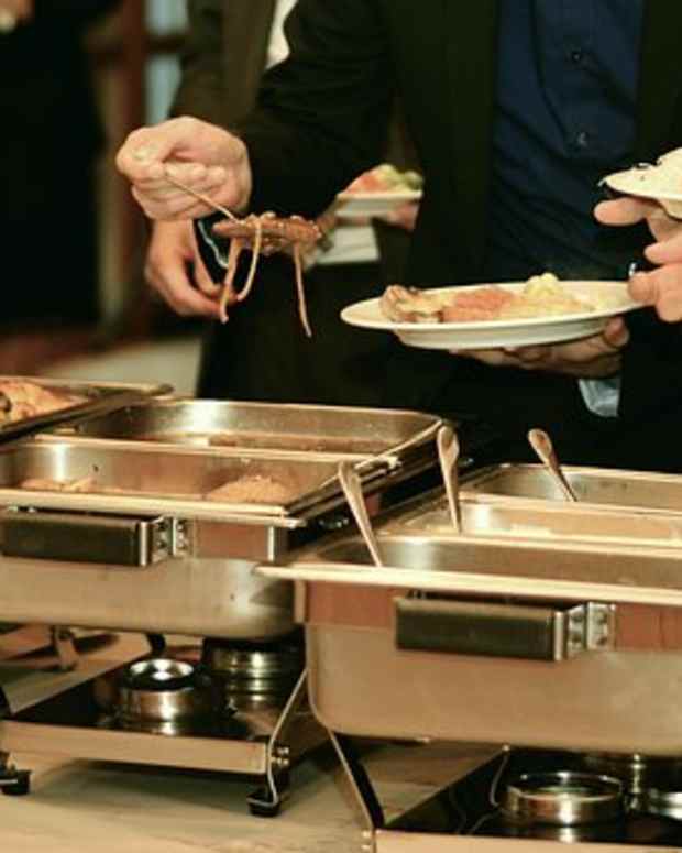 How to Eat Well at a Buffet A Sensible Guide Delishably