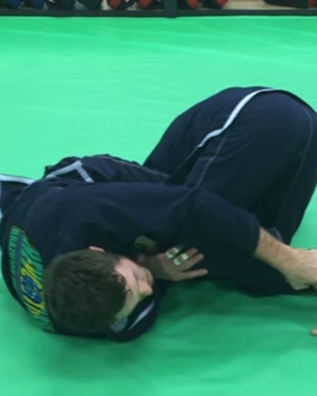 how-to-do-a-belly-down-armbar-from-guard-in-bjj