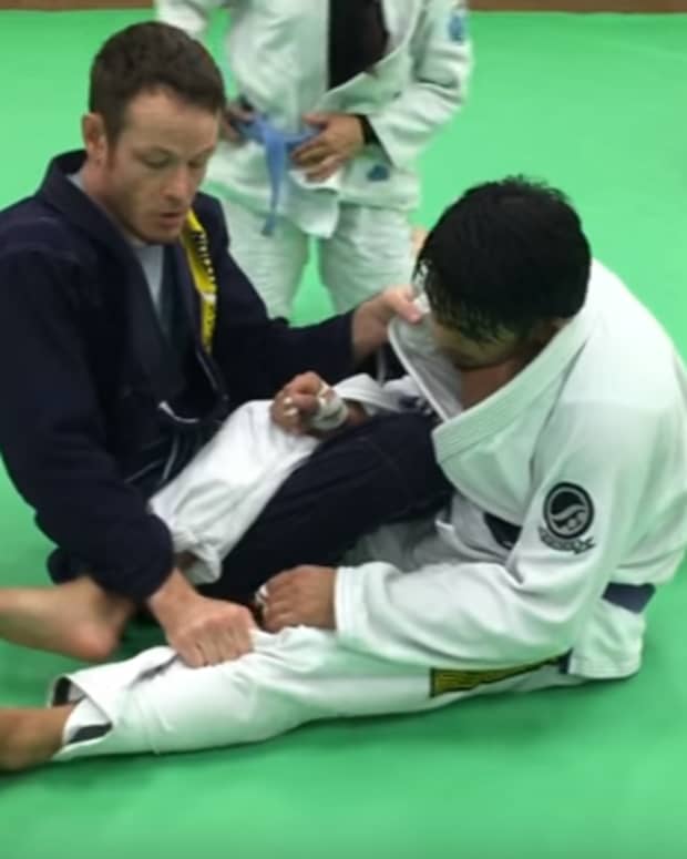 passing-5050-guard-for-bjj-and-taking-the-back