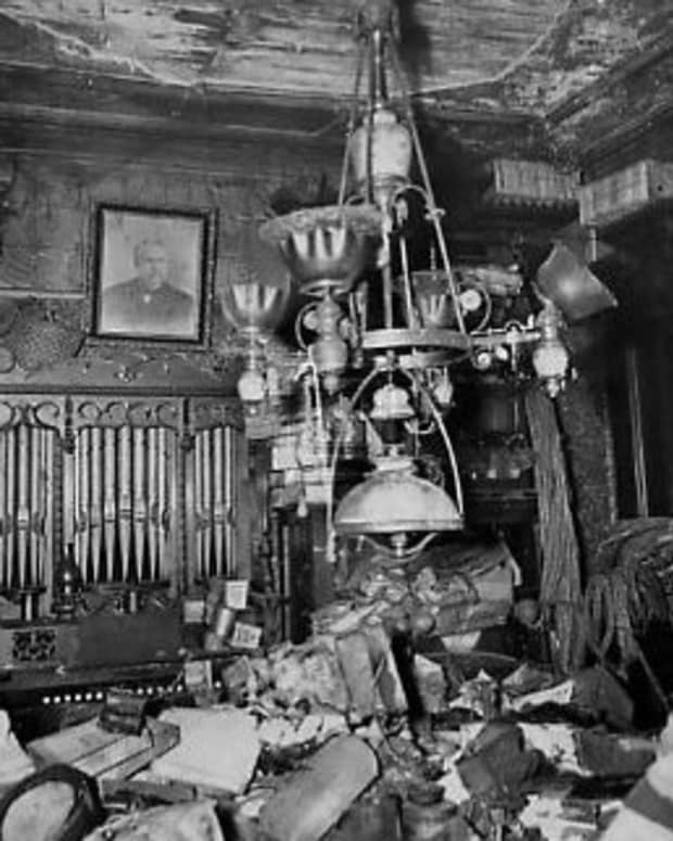 collyer-brothers-new-york-city-hoarders