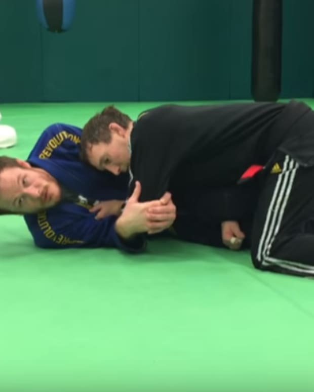 how-to-do-a-wristlock-in-bjj