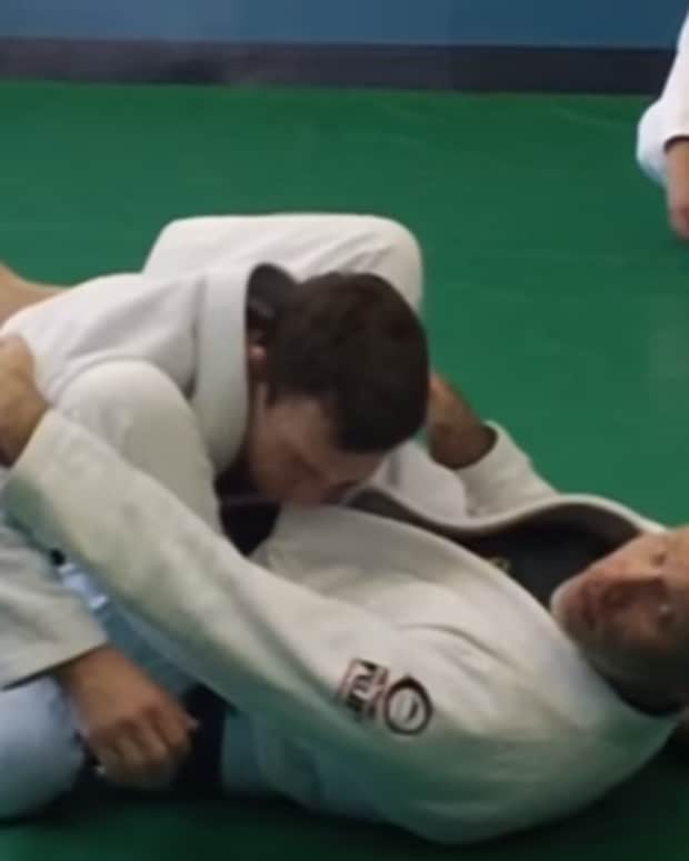How to Defend a Guillotine Choke in Brazilian JiuJitsu HowTheyPlay