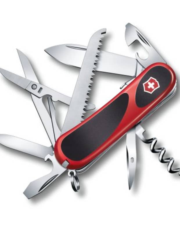 victorinox-delemont-evolution-grip-s17-the-perfect-edc-swiss-army-knife