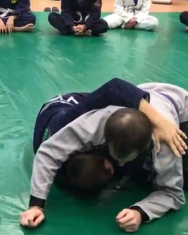 How to Pass the Half Guard The HipSwitch Method (BJJ) HowTheyPlay