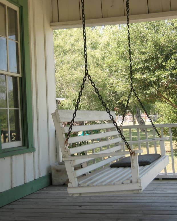 dont-tell-scary-stories-to-children-singing-and-scary-stories-on-porch-swing