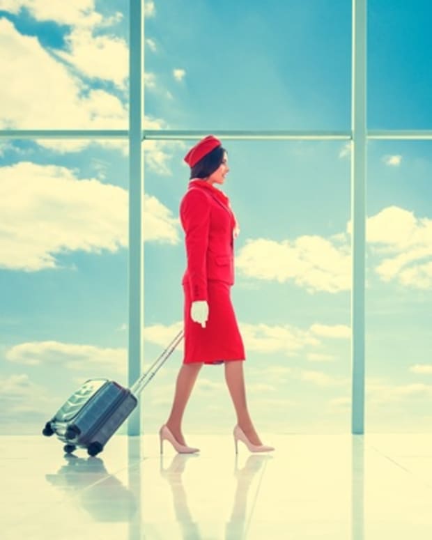 5-things-to-consider-before-becoming-a-flight-attendant
