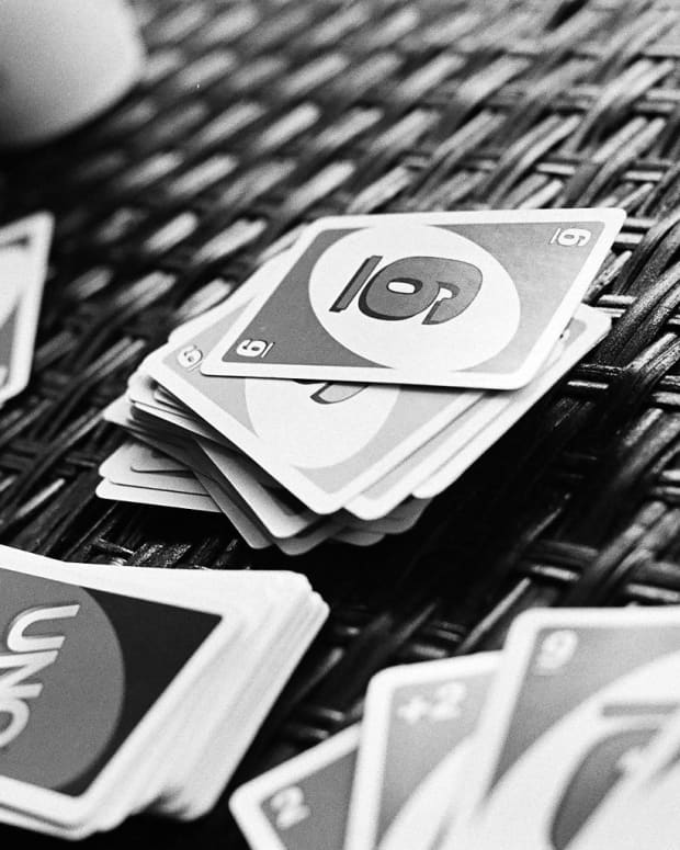uno-cards-decks-and-details