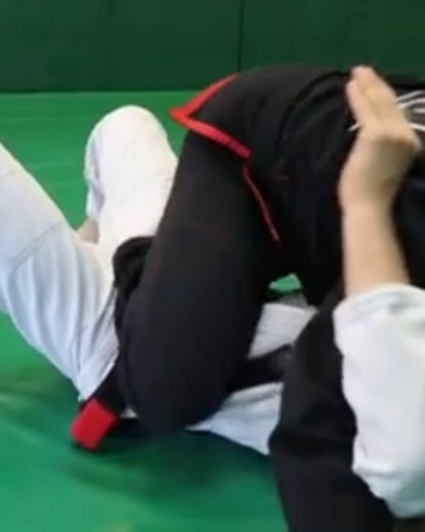 7 Ways to Escape Side Control in Brazilian JiuJitsu HowTheyPlay