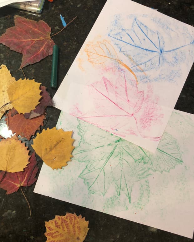 fall-crafts-with-kids-leaf-rubbing