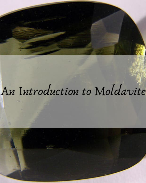 top-5-benefits-of-moldavite