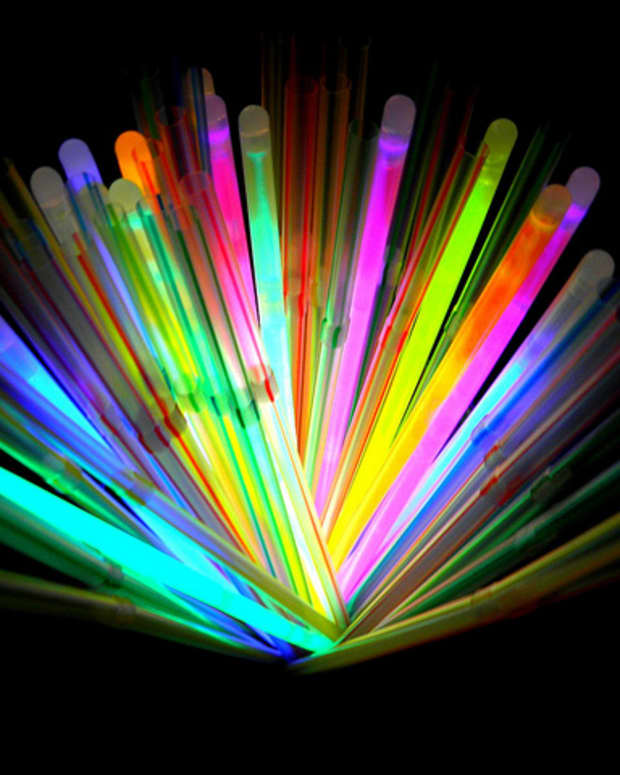how-do-glow-sticks-work