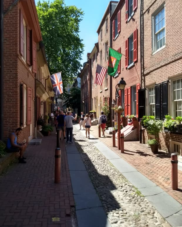 elfreths-alley-the-oldest-residential-street-in-america
