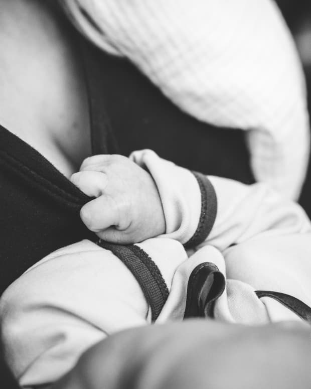 overcoming-breastfeeding-challenges-sore-nipples