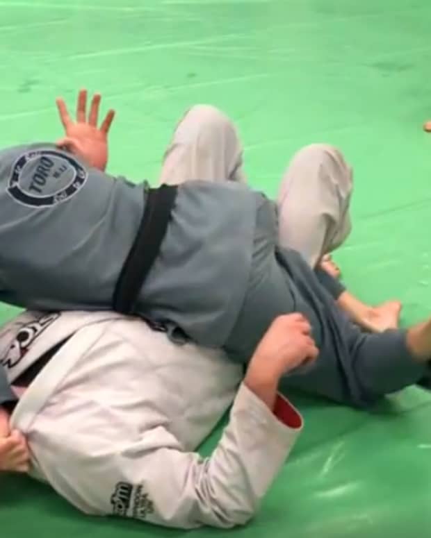 how-to-crossface-to-pass-half-guard