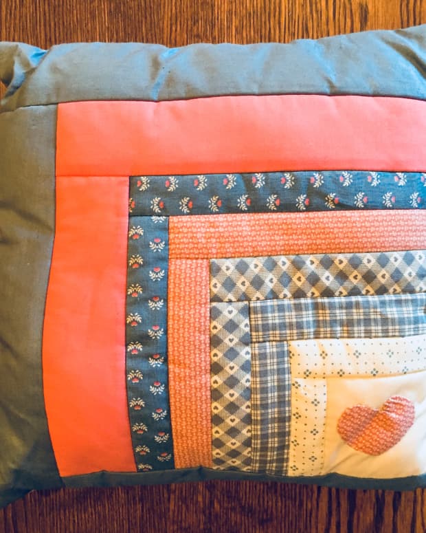 How to Make Throw Pillows From a Quilt or Vintage Handkerchief