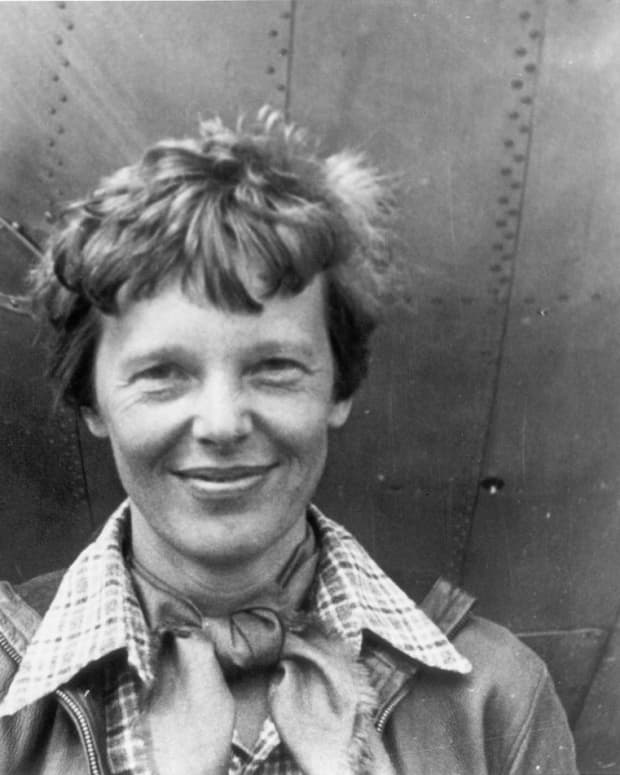 what-really-happened-to-amelia-earhart