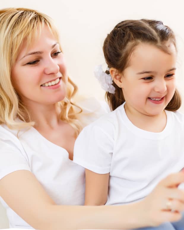 elmo-calls-app-helps-babies-and-toddlers-accomplish-milestones