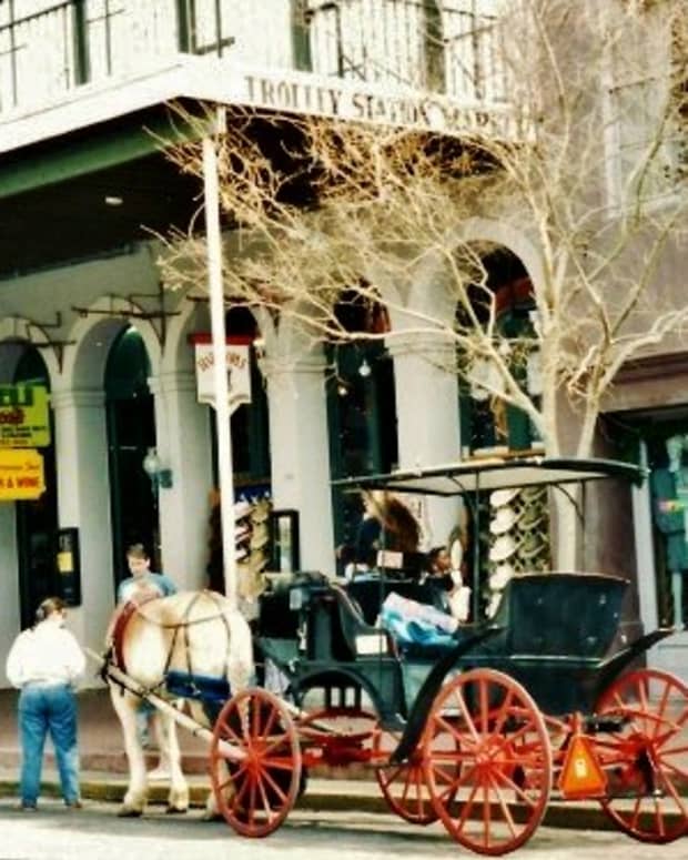 galveston-texas-historic-strand-district-harbor-and-tourism