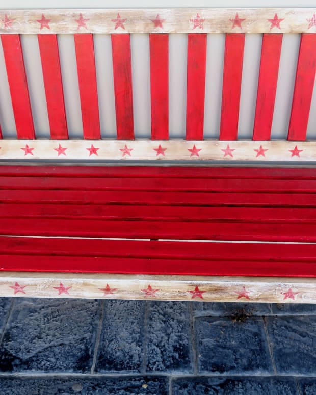 rosenberg-arts-alliance-enticing-public-art-benches-downtown