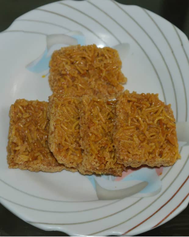how-to-make-sev-chikki-sweet-and-crunchy-noodle-bars