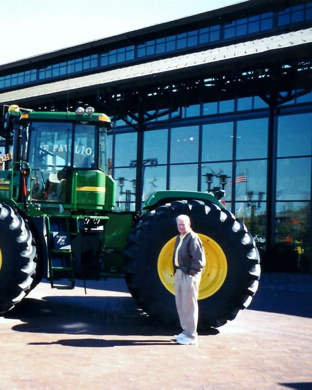 john-deere-pavilion-in-moline-illinois-ag-business-past-and-present