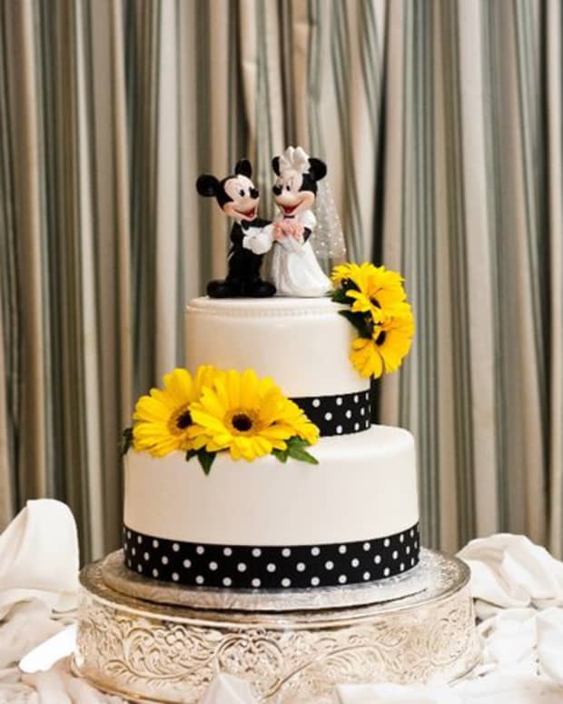 disney-fairy-tale-wedding-cakes