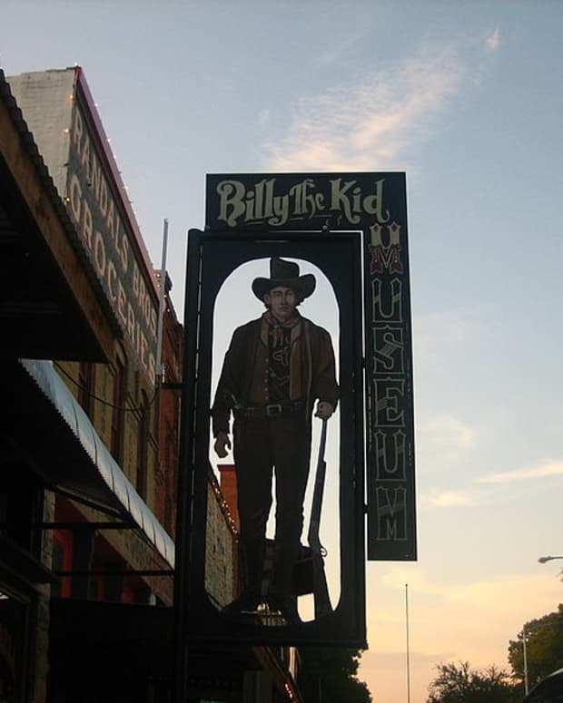 goin-down-in-a-blaze-of-glory-the-many-wild-west-adventures-of-billy-the-kid